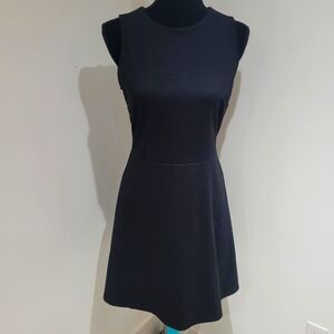 GAP Women's Sleeveless Fit & Flare Little Black Dress Exposed Zipper Size 4 Cute